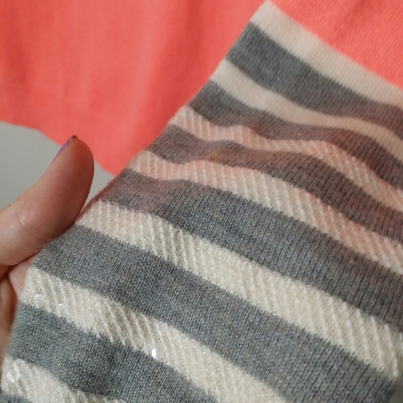 Gap V-neck pink wool sweater with size M - Picture 3 of 5